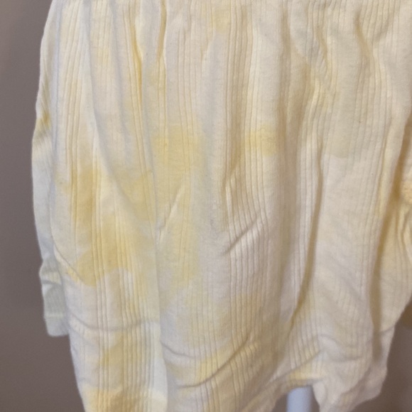 BRANDY MELVILLE KEIRA EYELET SWEATSHORTS, Yellow/White Tie Dye - Picture 3 of 8